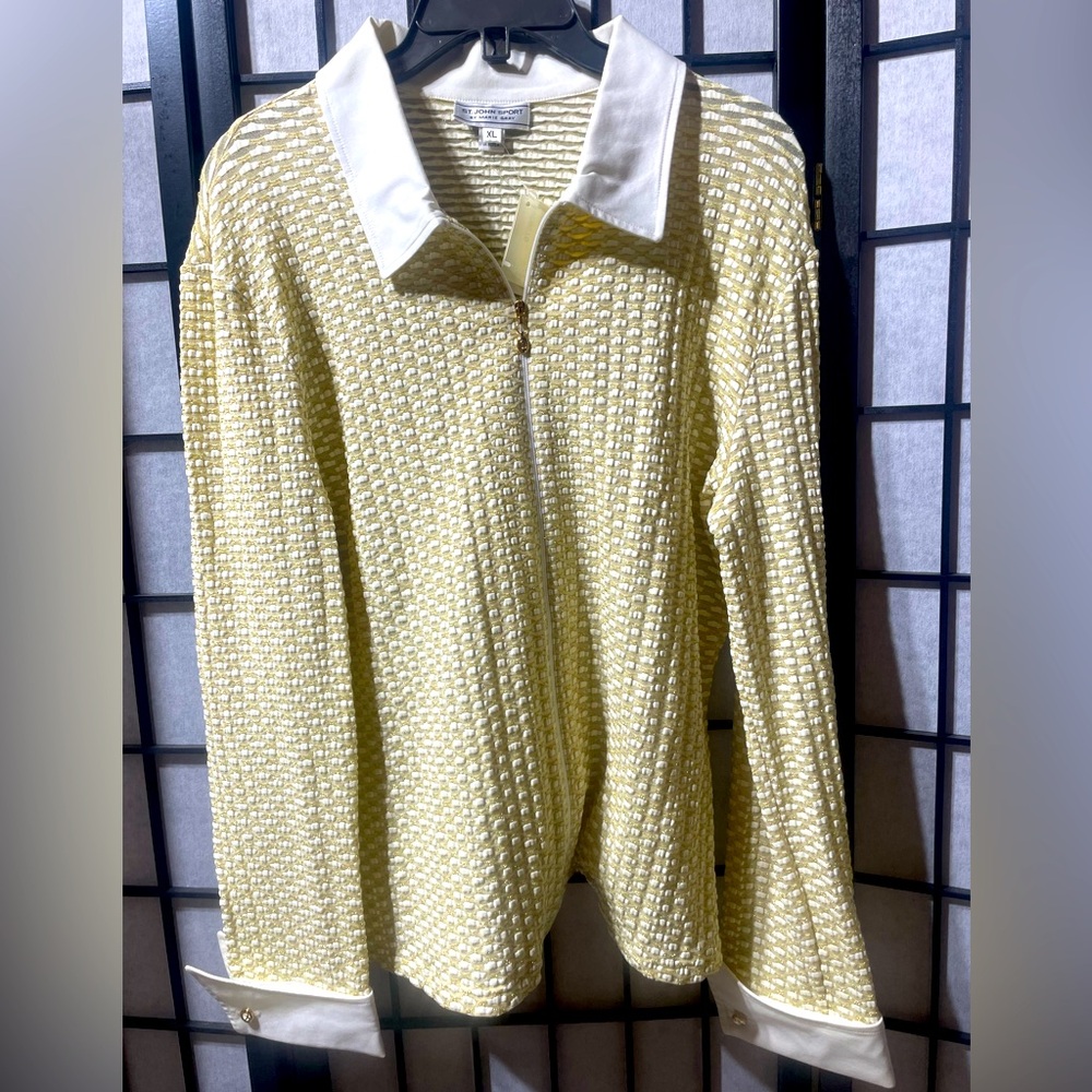 St. John’s Sport Zip Up Blouse Size XL